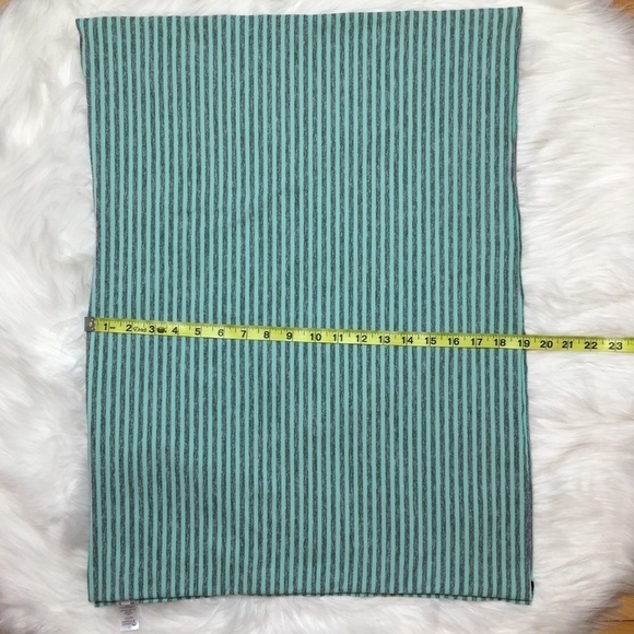 Lululemon Ivivva Scarf - Picture 3 of 5